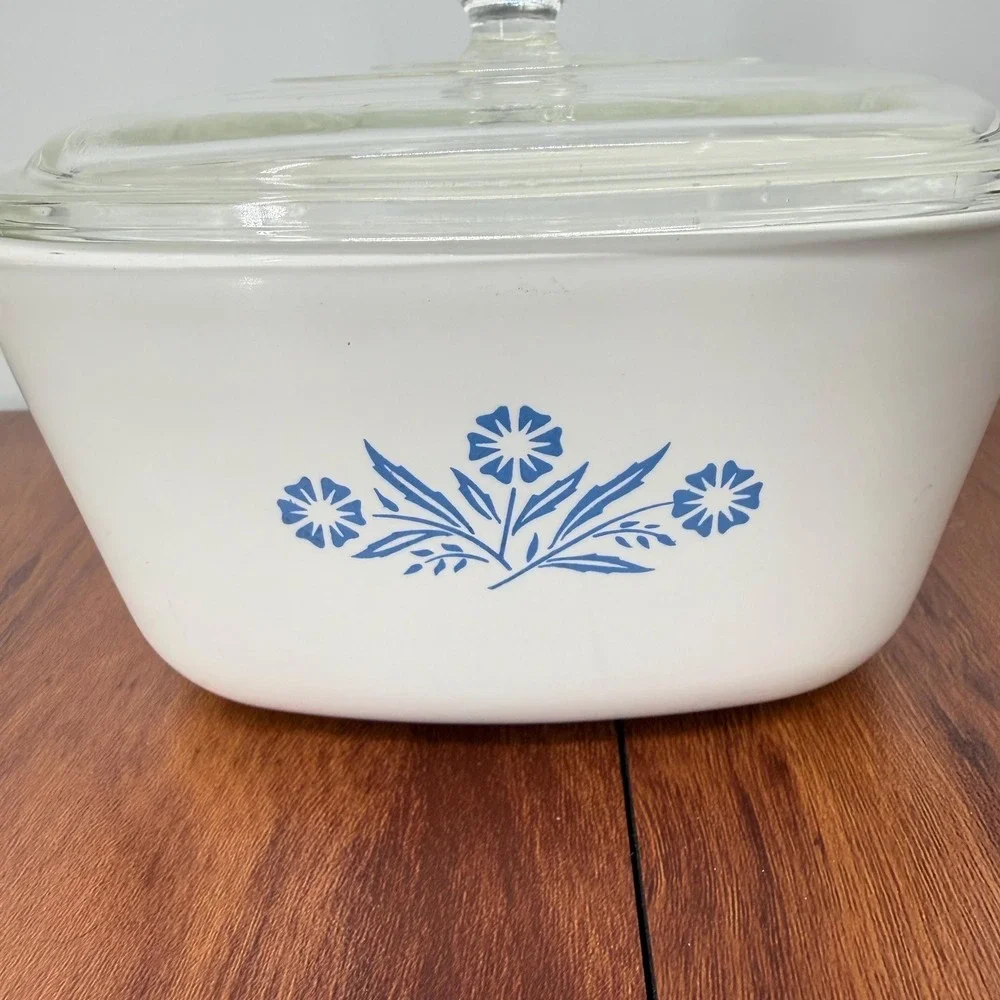 VTG CorningWare Blue Cornflower Casserole P-1 3/4-B Original Lid D-31 1.75 QT